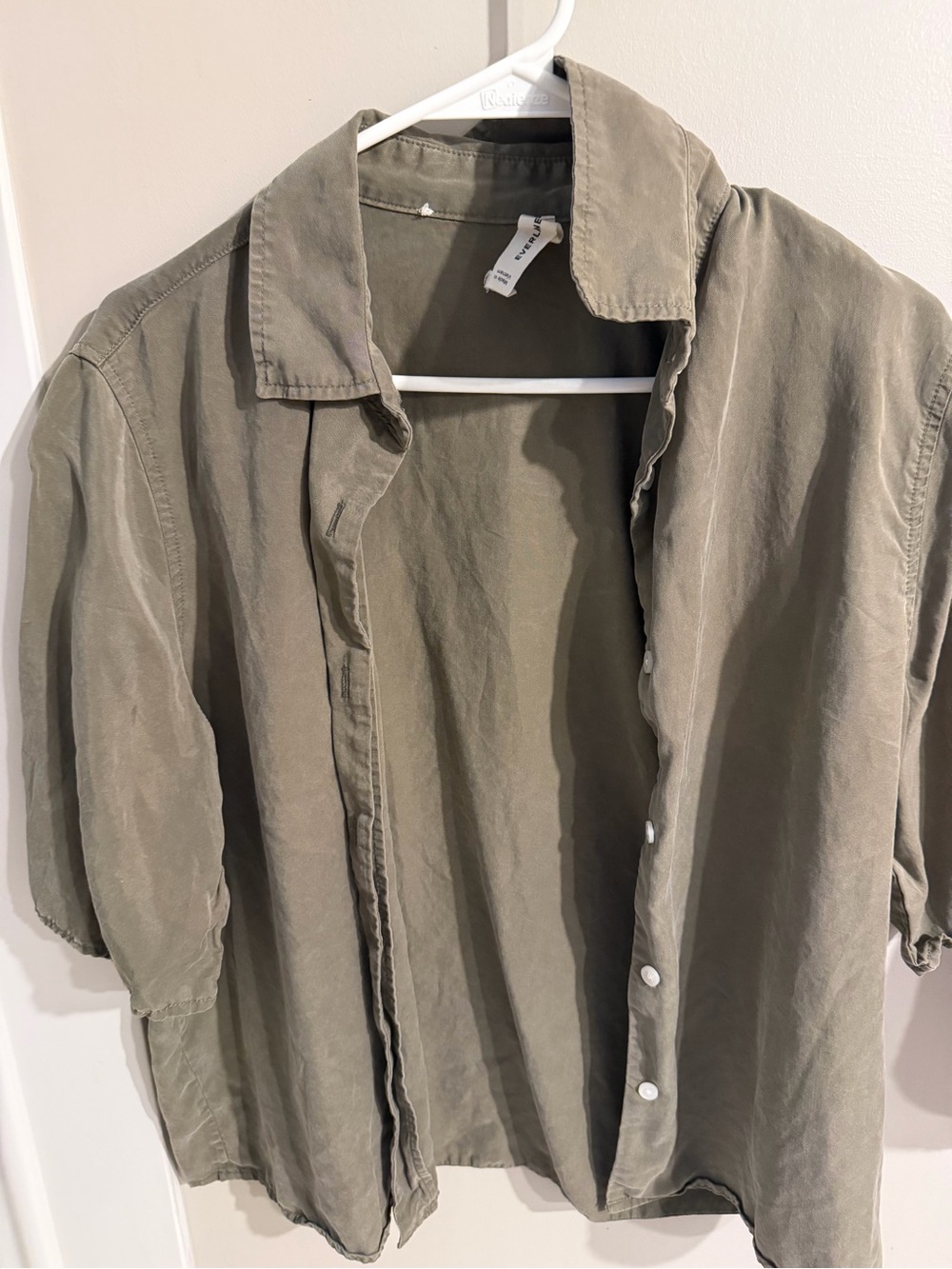 Everlane Olive Green Button-Down Shirt SOFT